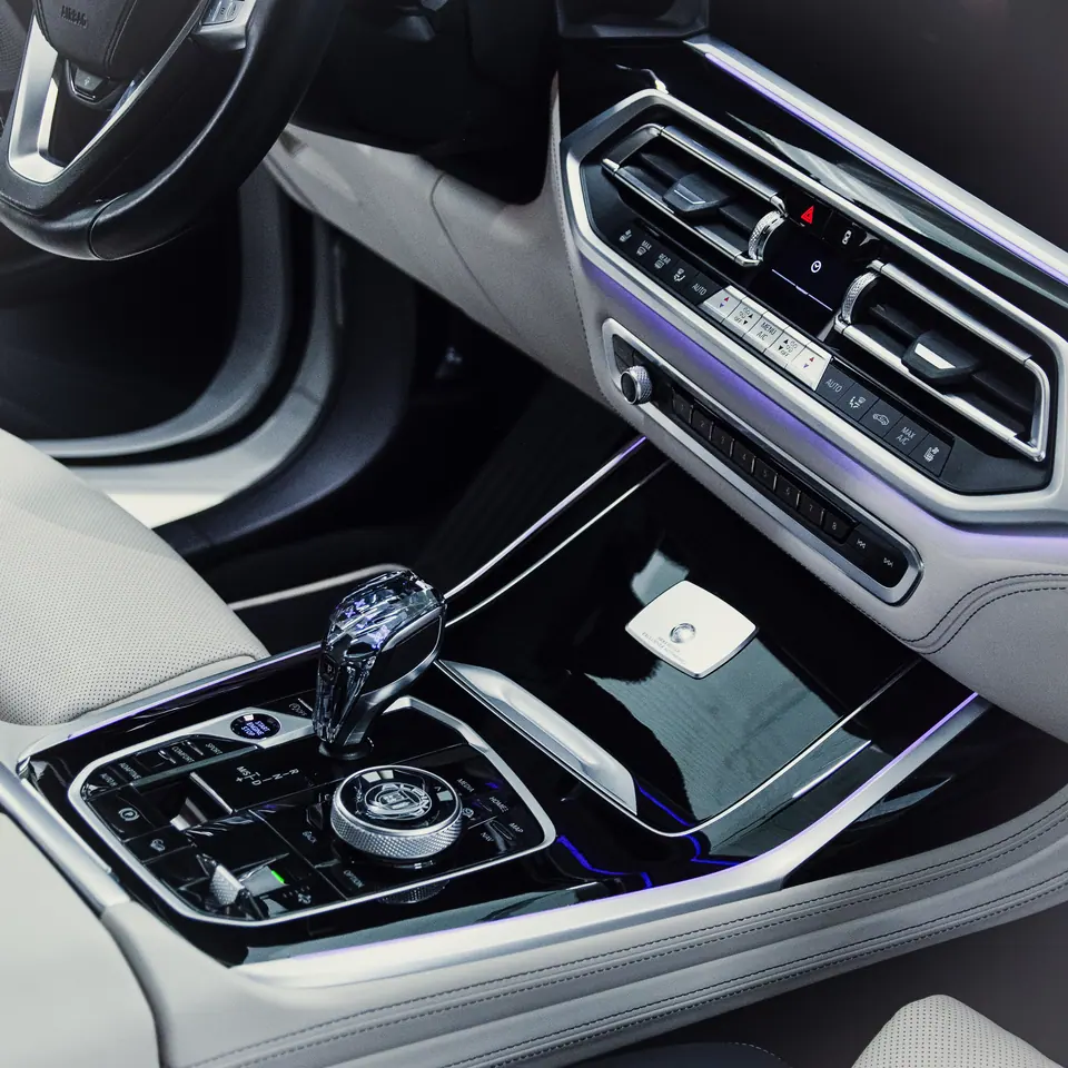 Konsola środkowa – BMW Alpina XB7, detailing, studio Premium-Auto Szczecin