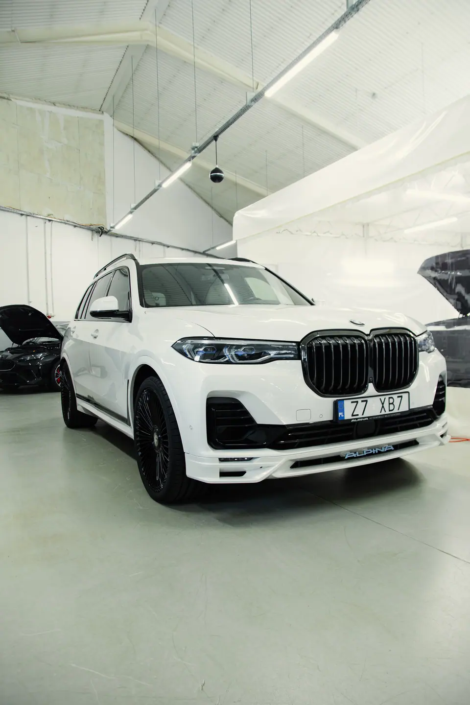 Przód auta pod kątem – BMW Alpina XB7, detailing, studio Premium-Auto Szczecin