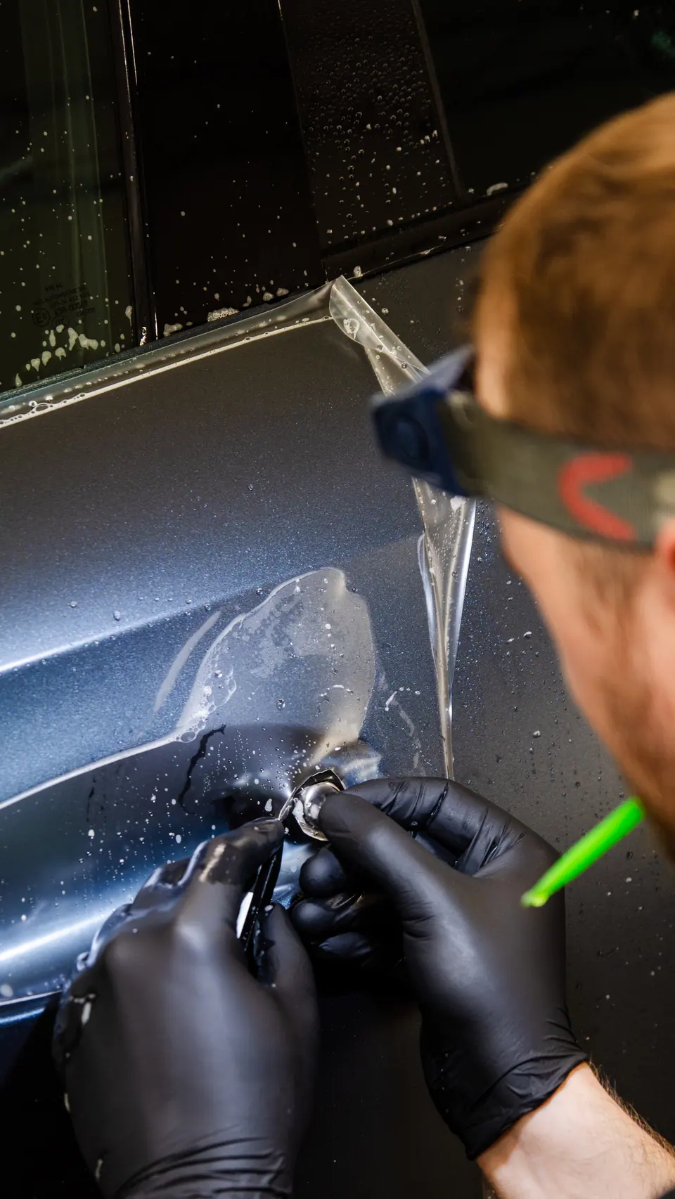 Aplikacja powłoki, detal – auto klienta, korekta lakieru i aplikacja powłoki, studio Premium-Auto Szczecin