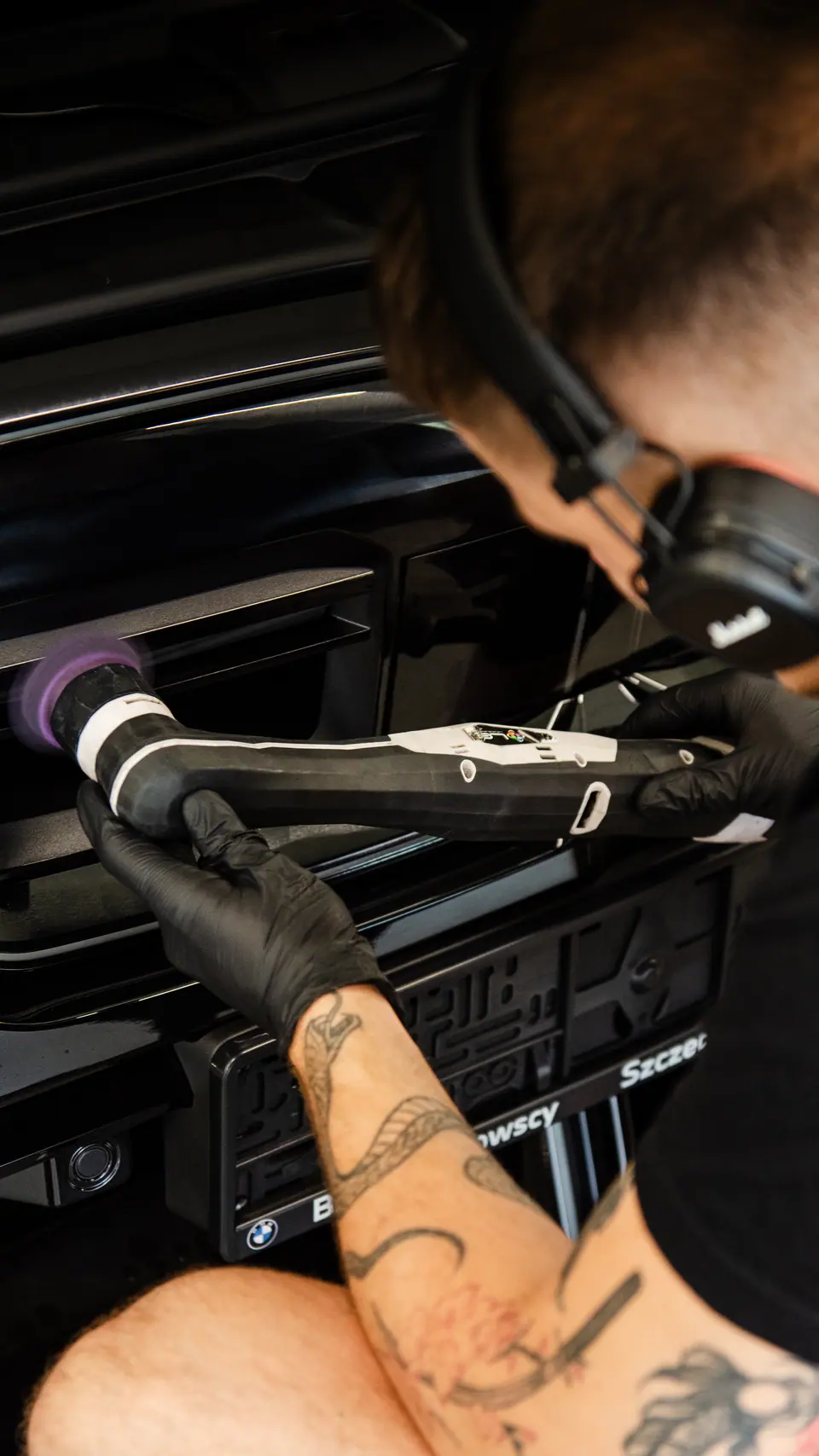 Polerowanie maszynowe: auto klienta, korekta lakieru i aplikacja powłoki. Studio Premium-Auto w Szczecinie, ok. 31 km od miejscowości Stargard