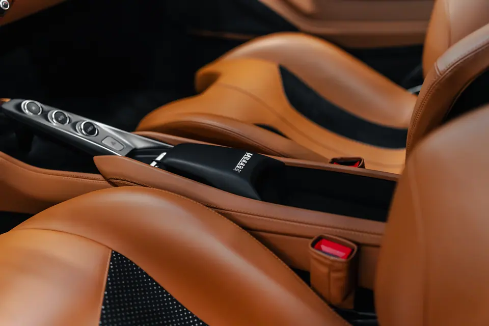 Skórzane fotele – Ferrari F8 Tributo, detailing, studio Premium-Auto Szczecin