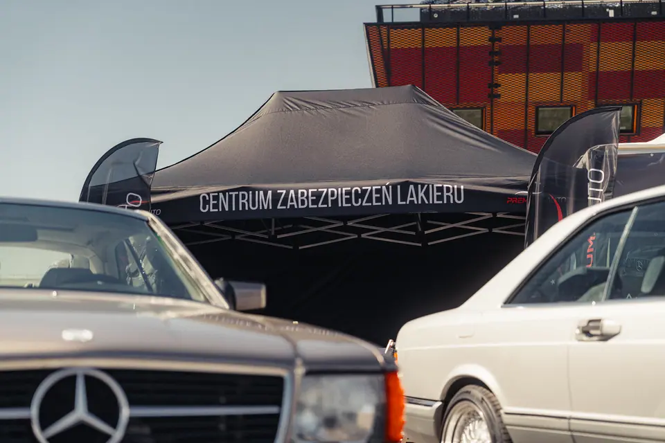 Namiot Centrum Zabezpieczeń Lakieru – zlot Klasyczny Szczecin 2025, stoisko Centrum Zabezpieczeń Lakieru, Łasztownia, Szczecin