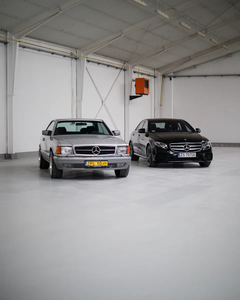 W126 SEC i klasa E w hali – Mercedes W126 SEC i klasa E, detailing, hala Premium-Auto Szczecin
