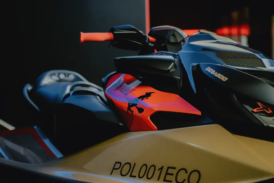 Sea-Doo z boku – skutery wodne Sea-Doo, detailing i zabezpieczenie, showroom Premium-Auto Szczecin