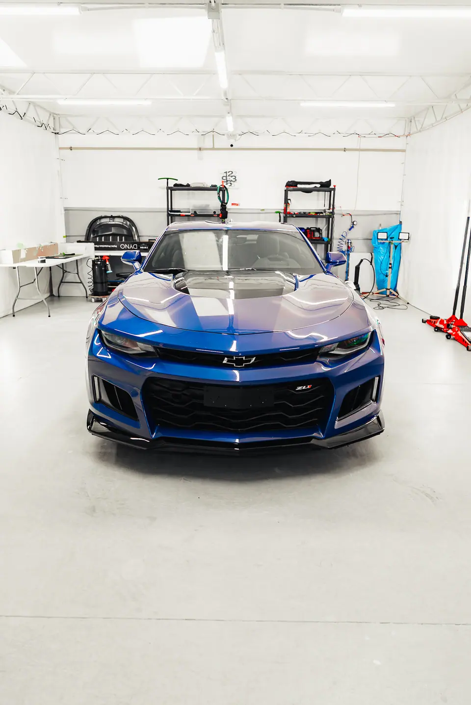 Chevrolet Camaro ZL1 od przodu w studiu – Chevrolet Camaro ZL1, detailing, Premium-Auto Szczecin