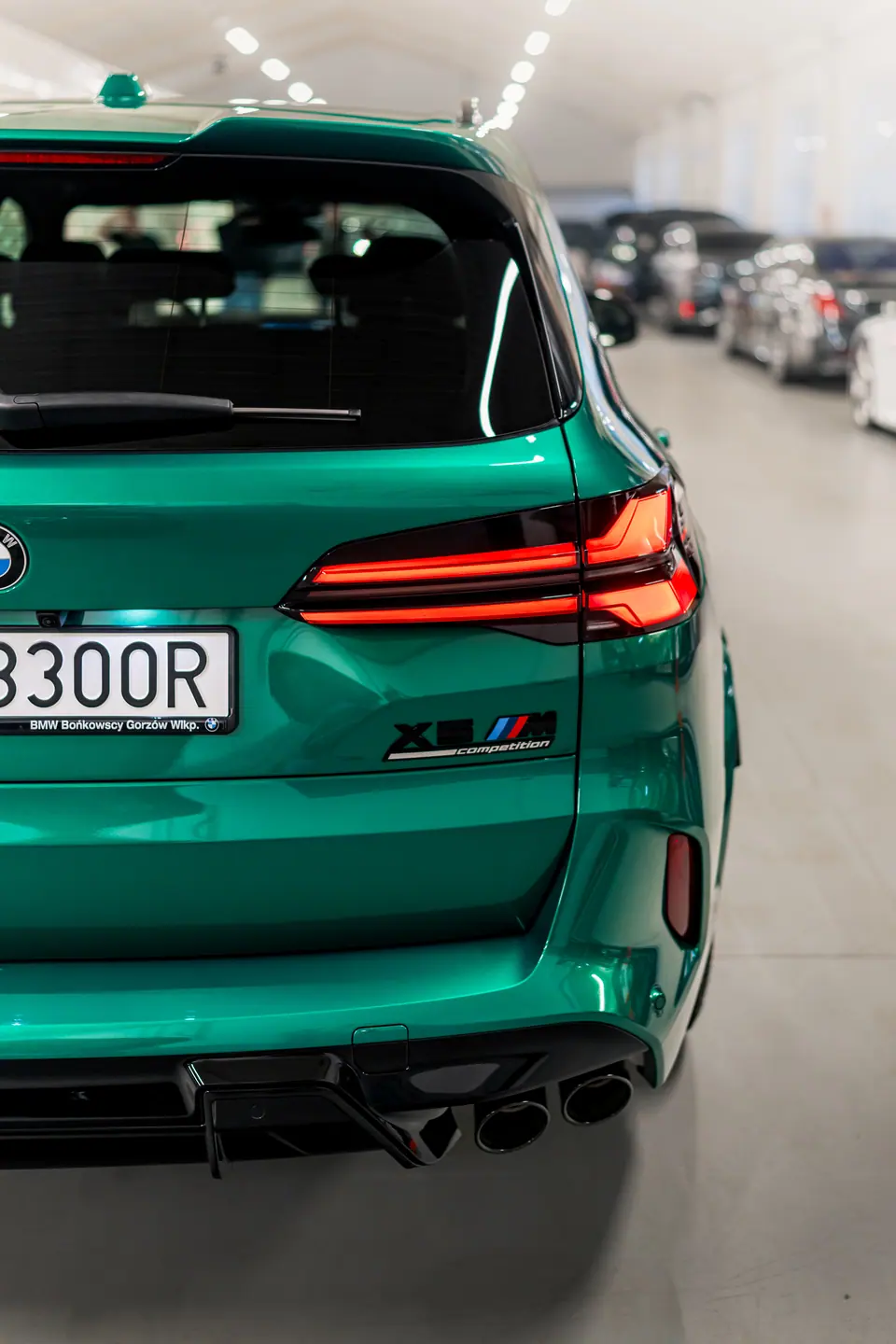 Tył auta pod kątem – BMW X5 M Competition, detailing, studio Premium-Auto Szczecin